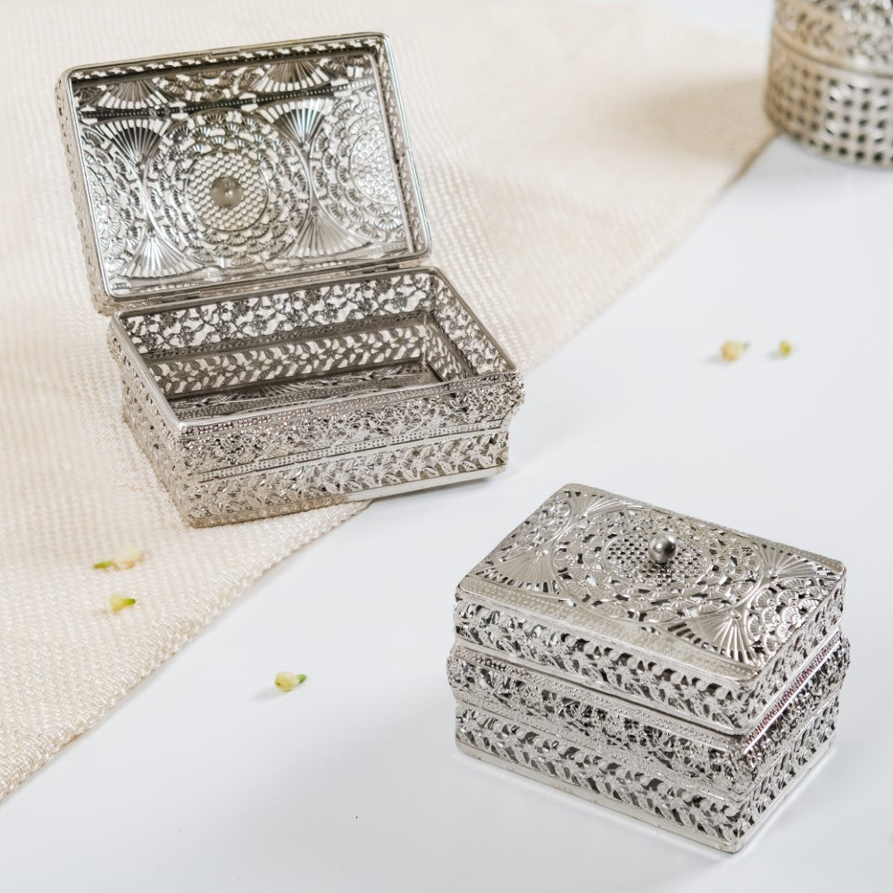 Antique Metal Gift Box Silver Set Of 2 Nestasia