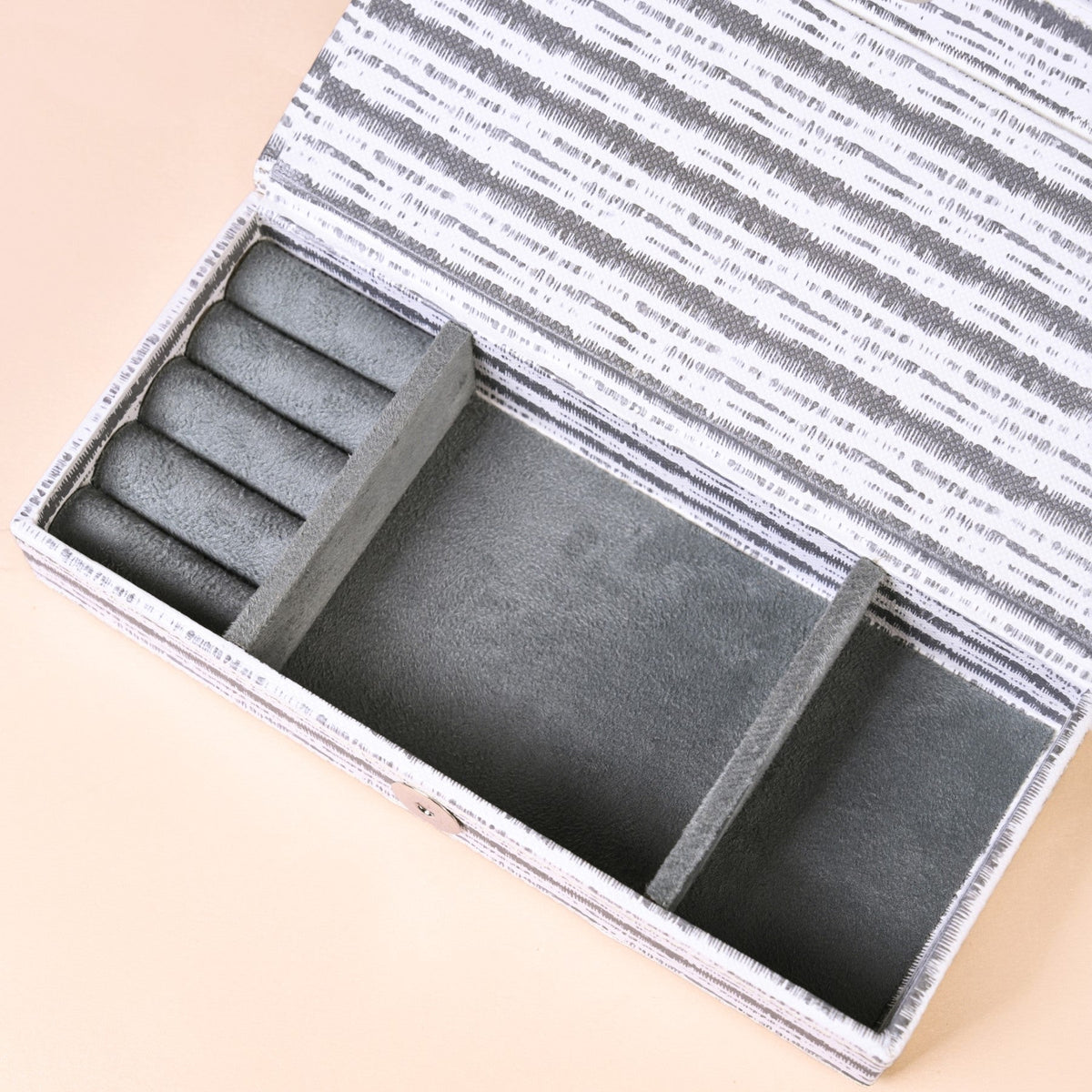 SlateLine Travel Friendly Sectioned Trinket Case Nestasia