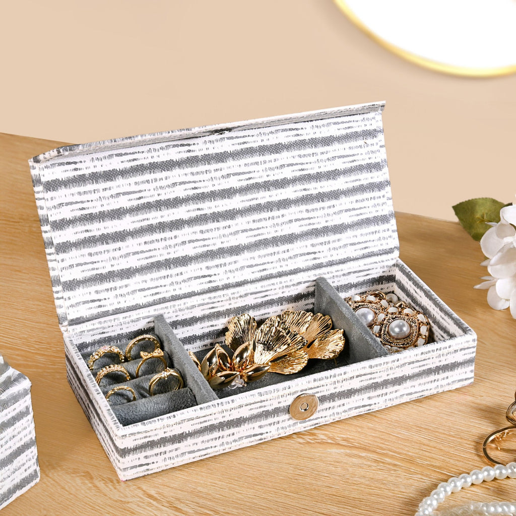SlateLine Travel Friendly Sectioned Trinket Case Nestasia