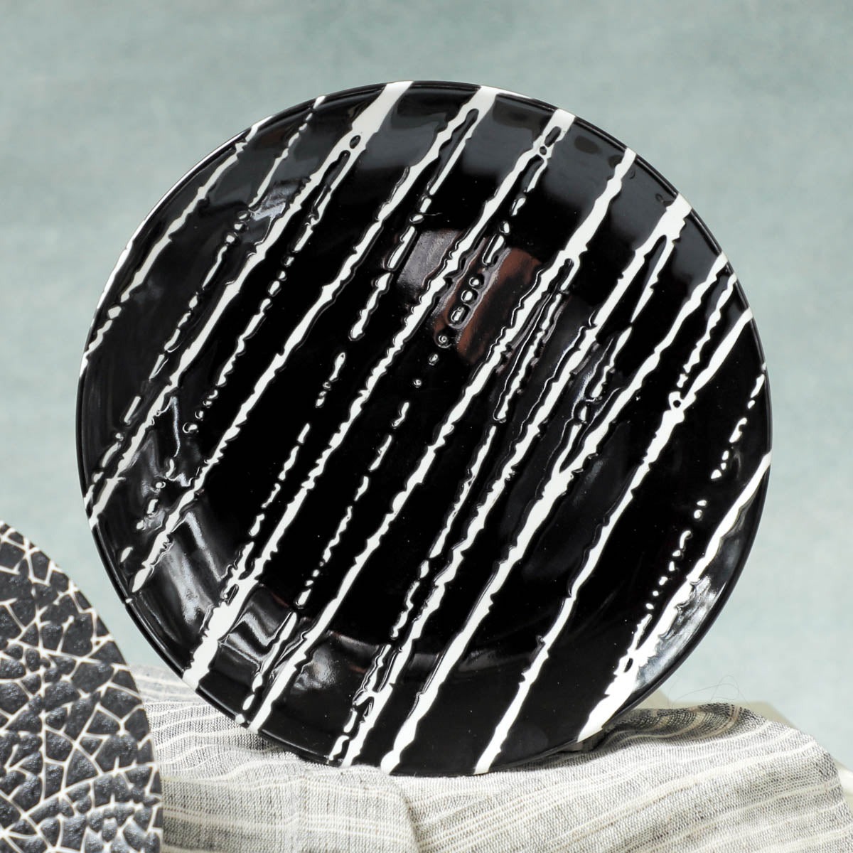 Sleek Snack Plate Nestasia