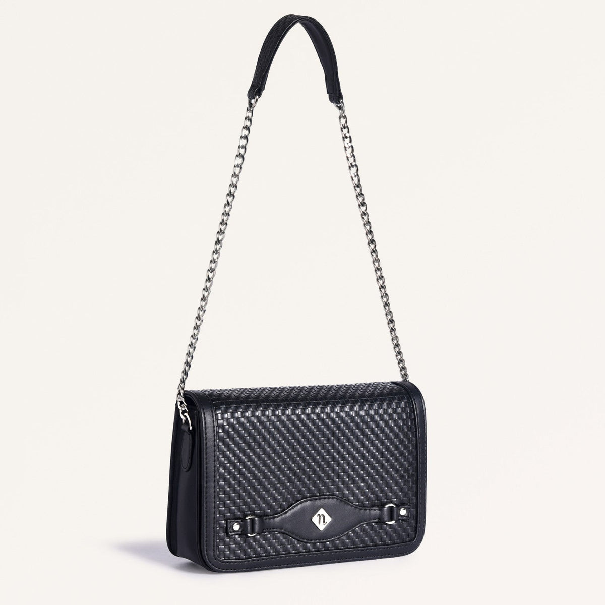 Soi Tresse Menue Sling Bag Black Nestasia