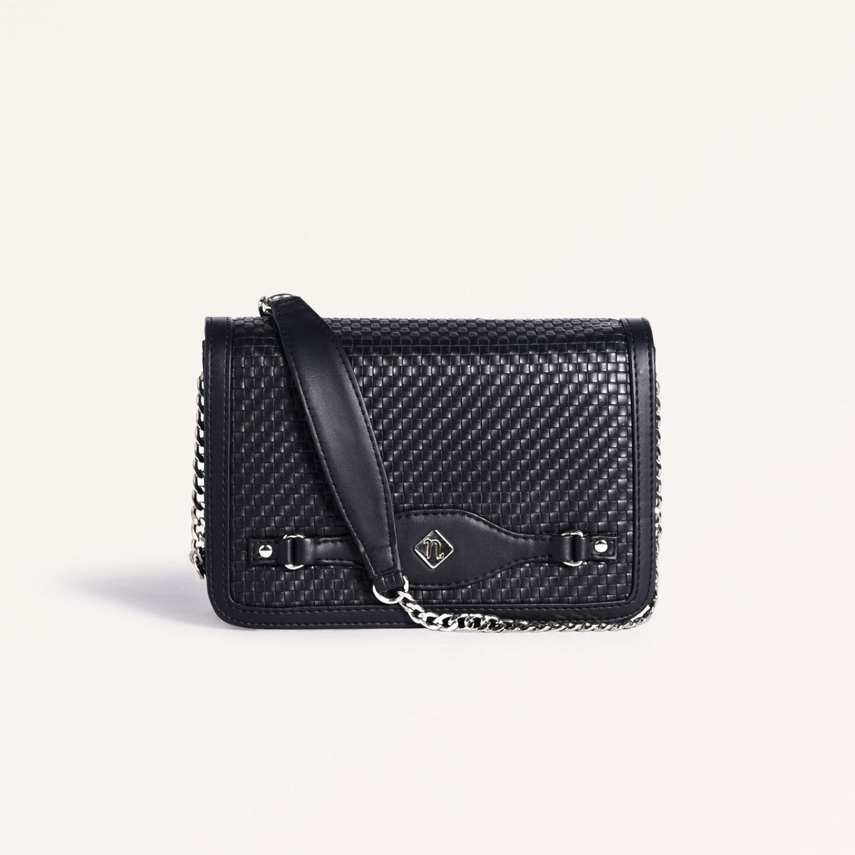 Soi Tresse Menue Sling Bag Black Nestasia