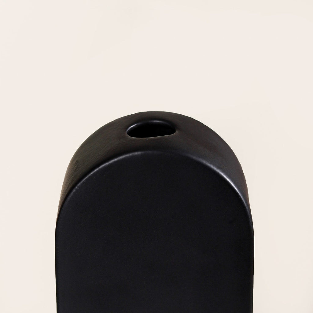 Black And White Arch Vase Nestasia