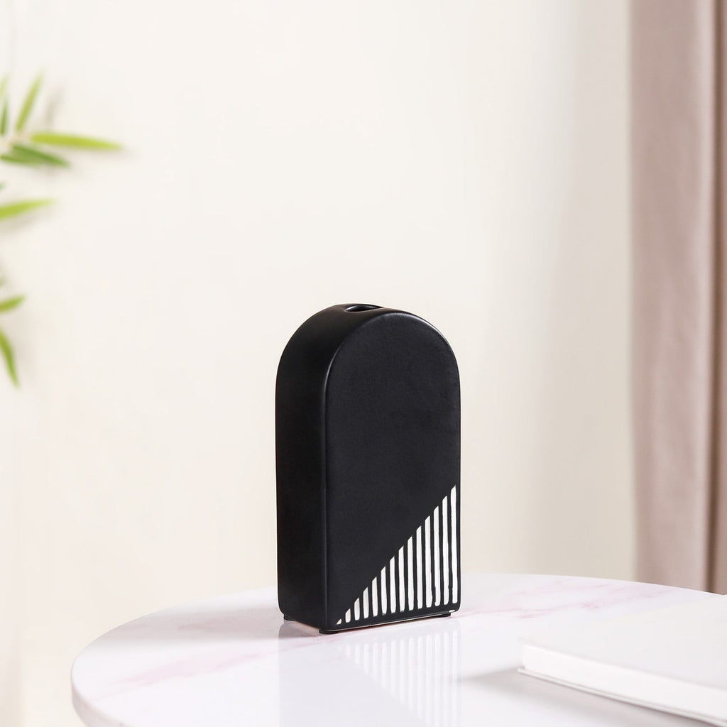 Black And White Arch Vase Nestasia