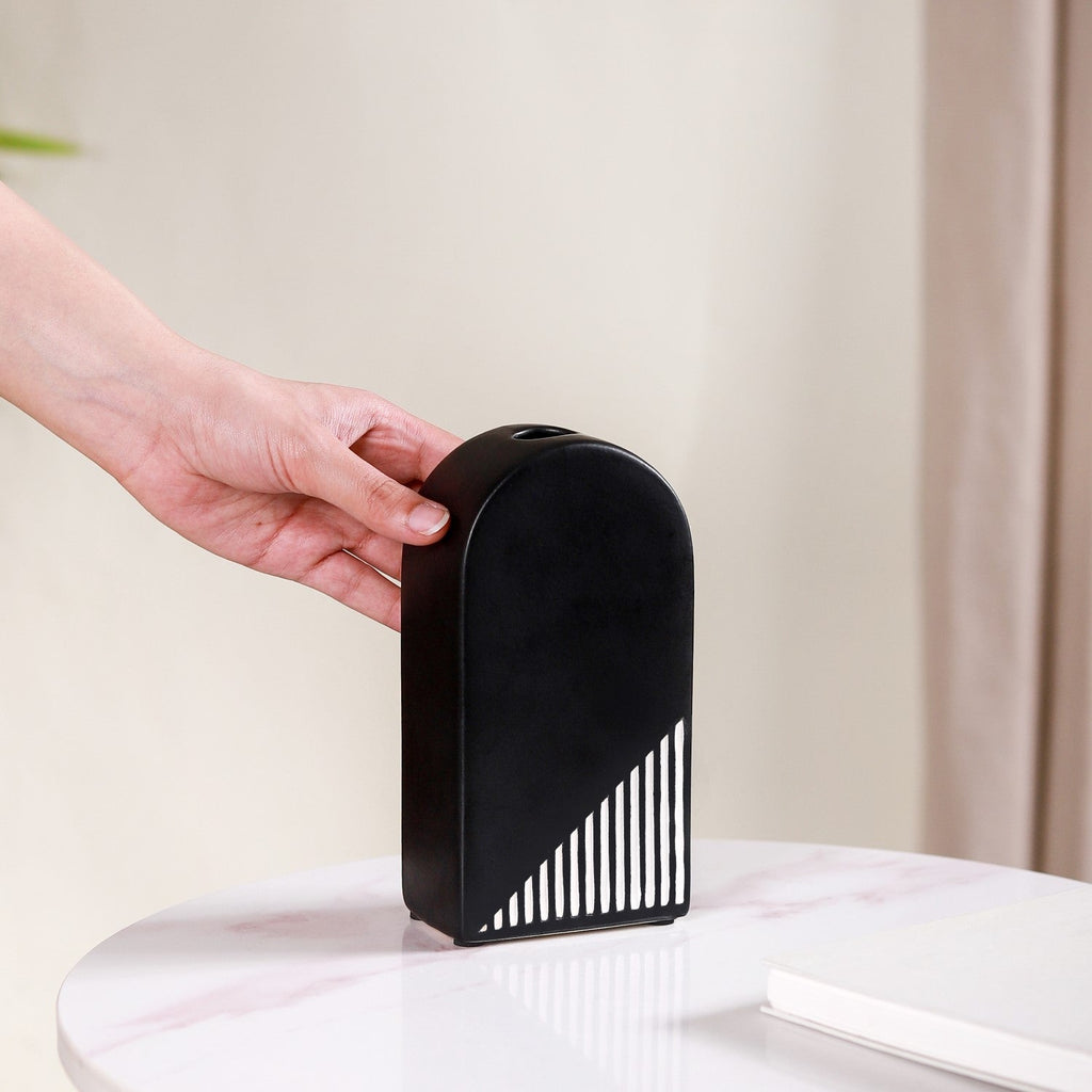 Black And White Arch Vase Nestasia