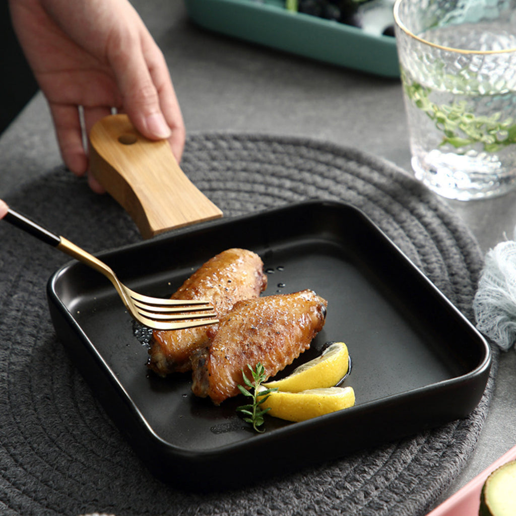 Square Plate With Wooden Handle Black Nestasia