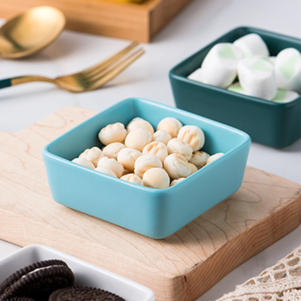 Square Bowls and Wooden Trays Nestasia