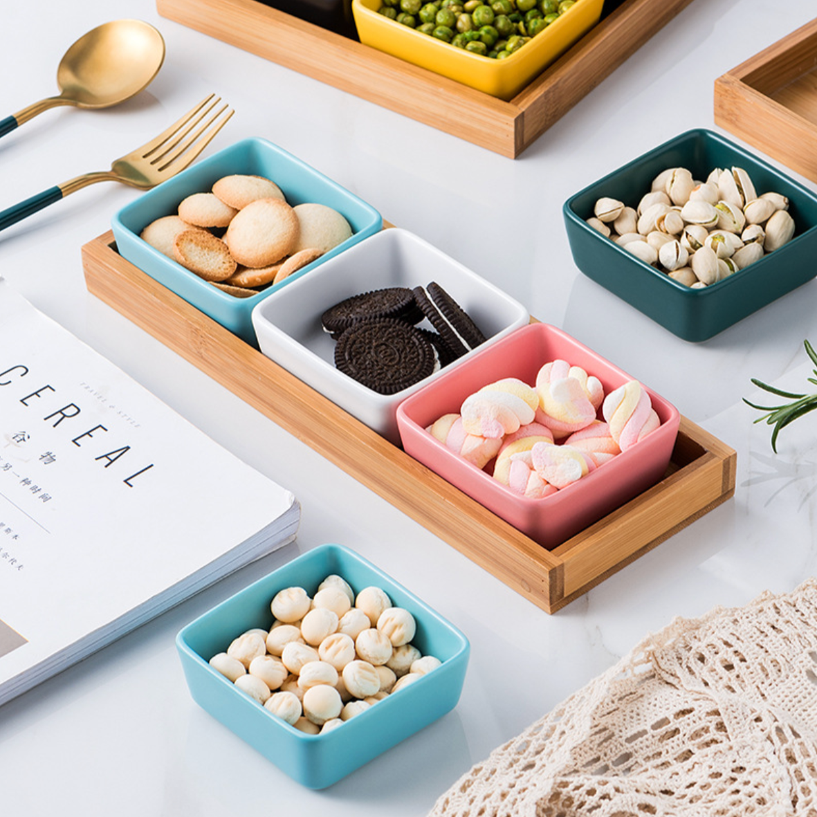 Square Bowls and Wooden Trays Nestasia