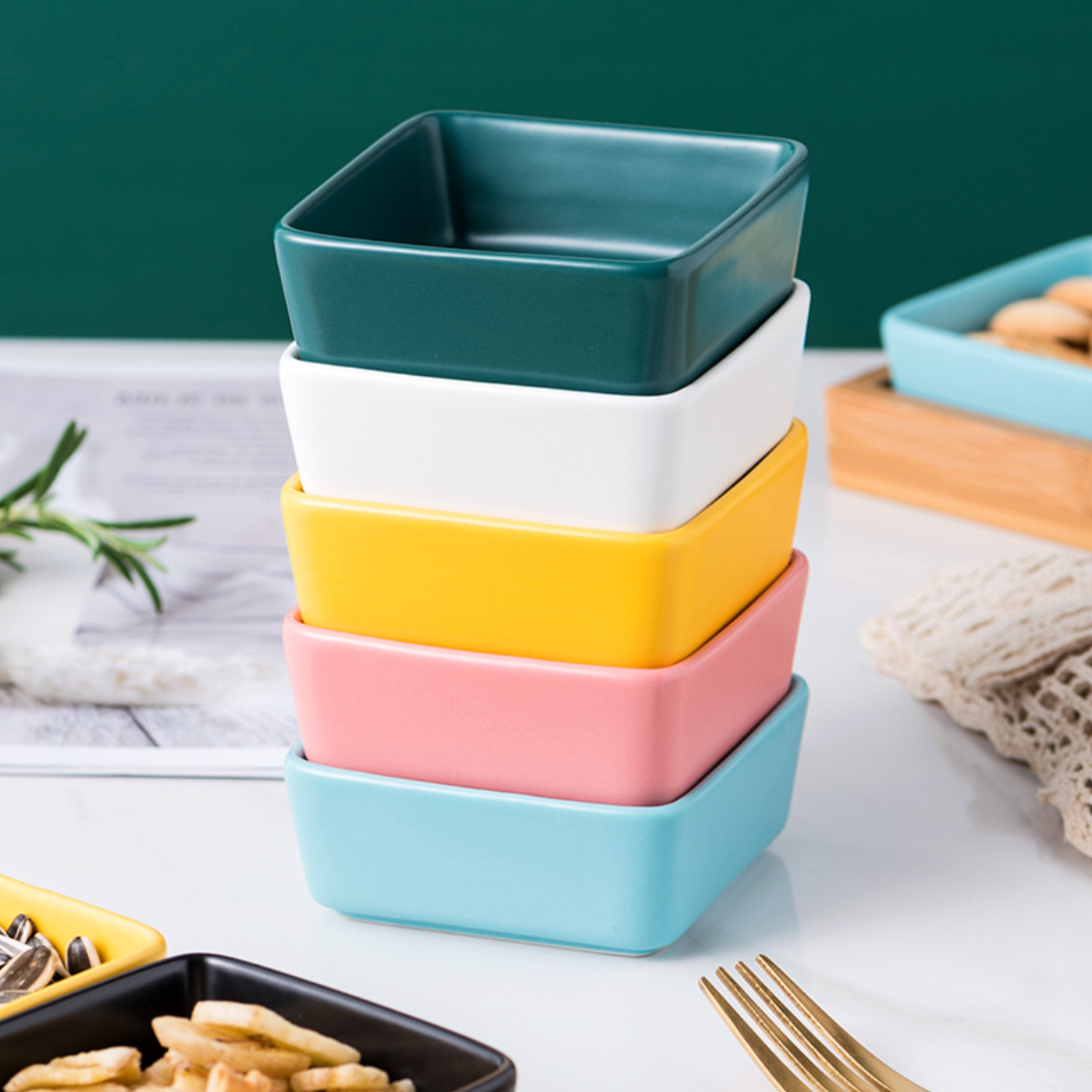Square Bowls and Wooden Trays Nestasia