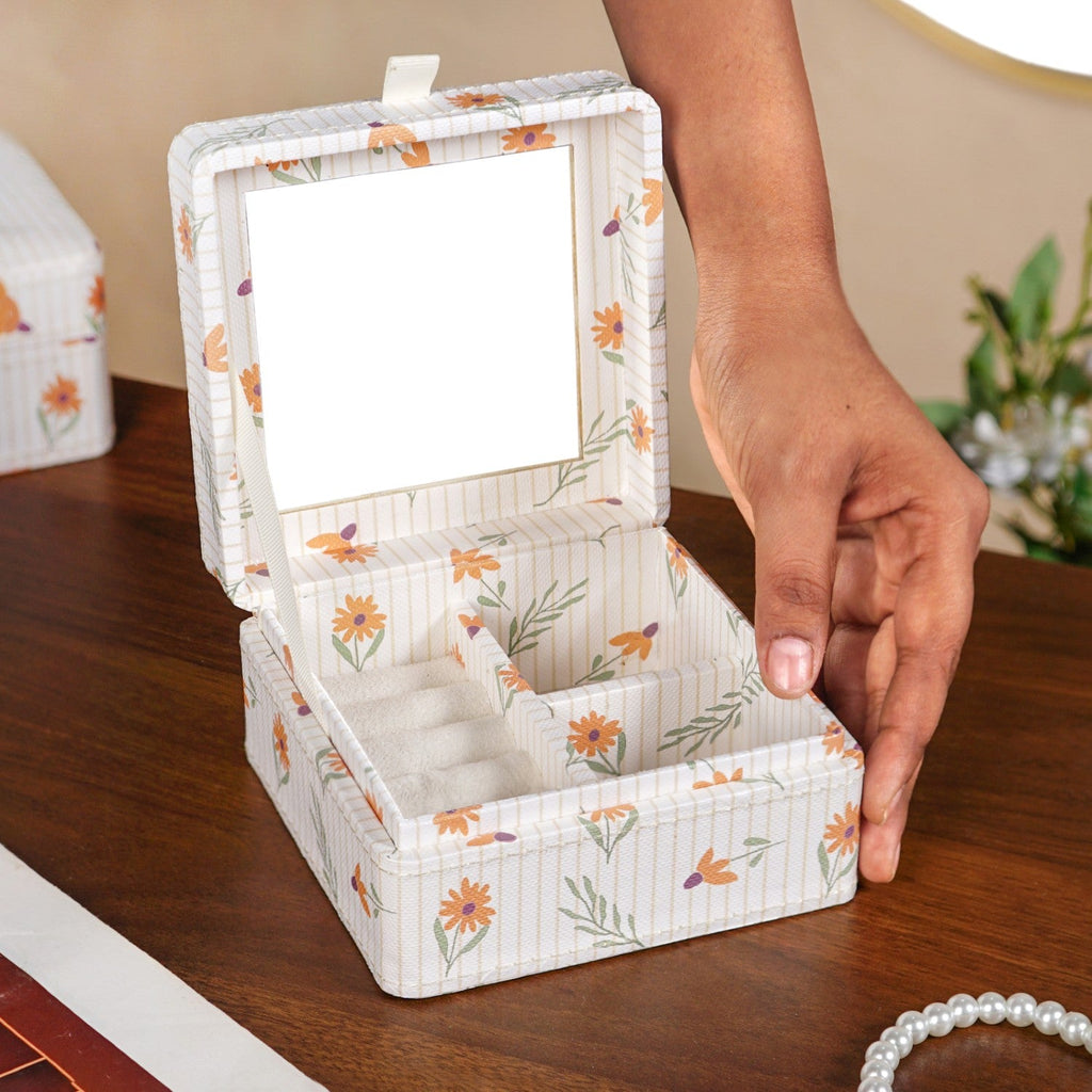 Sundaisy Multi Section Jewellery Box With Mirror Nestasia