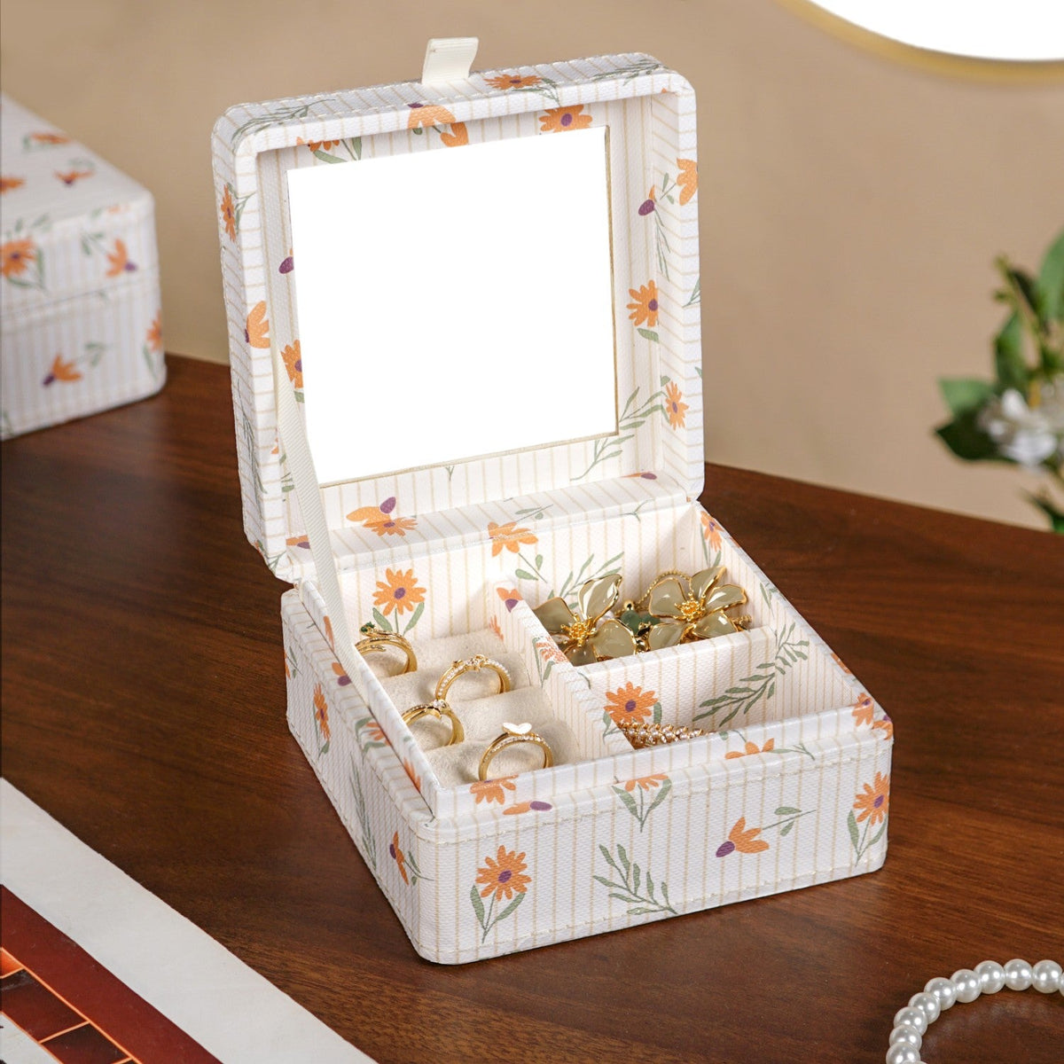 Sundaisy Multi Section Jewellery Box With Mirror Nestasia