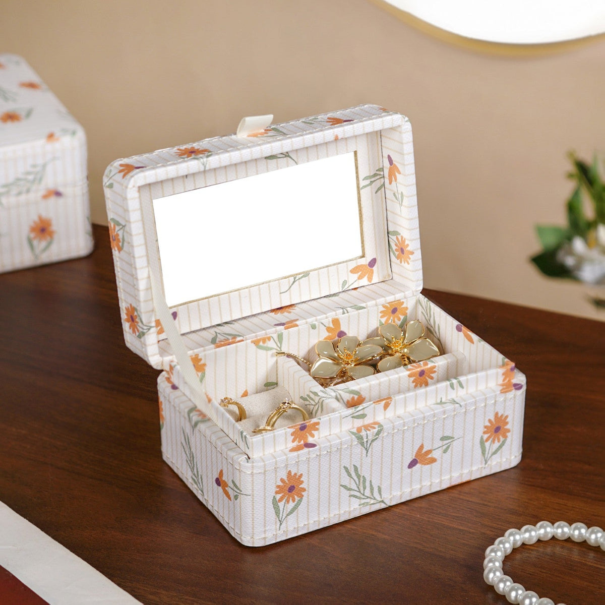 Sundaisy Portable Jewellery Box With Mirror Nestasia
