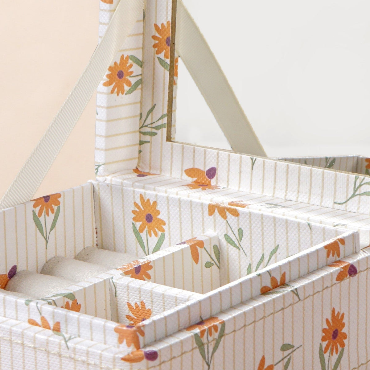 Sundaisy Multi Section Jewellery Box With Mirror Nestasia