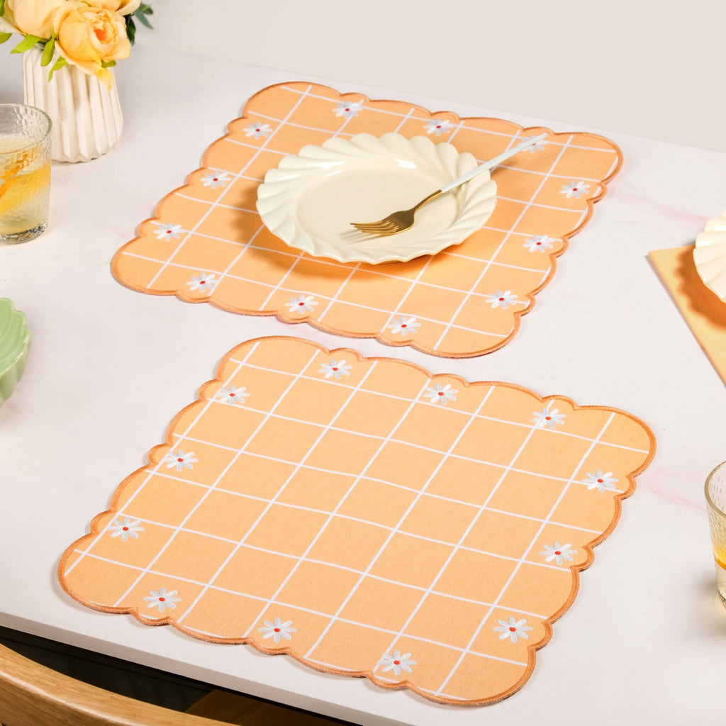 Daisy Cotton Embroidered Scallop Table Mat Set Of 6 Nestasia