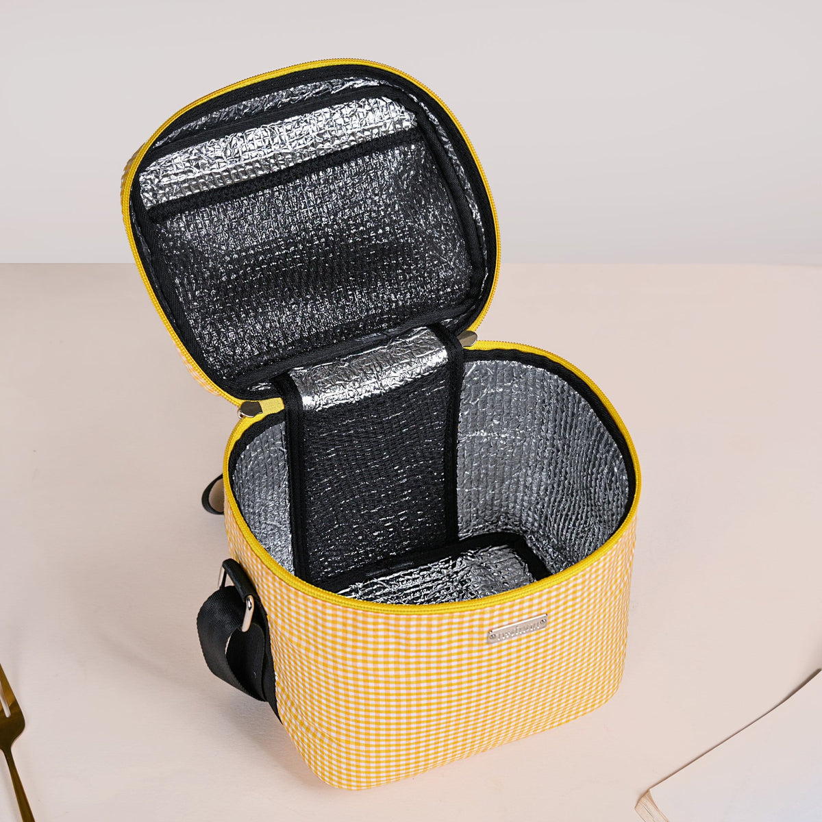 Sunshine Picnic Checked Insulated Lunch Bag Nestasia