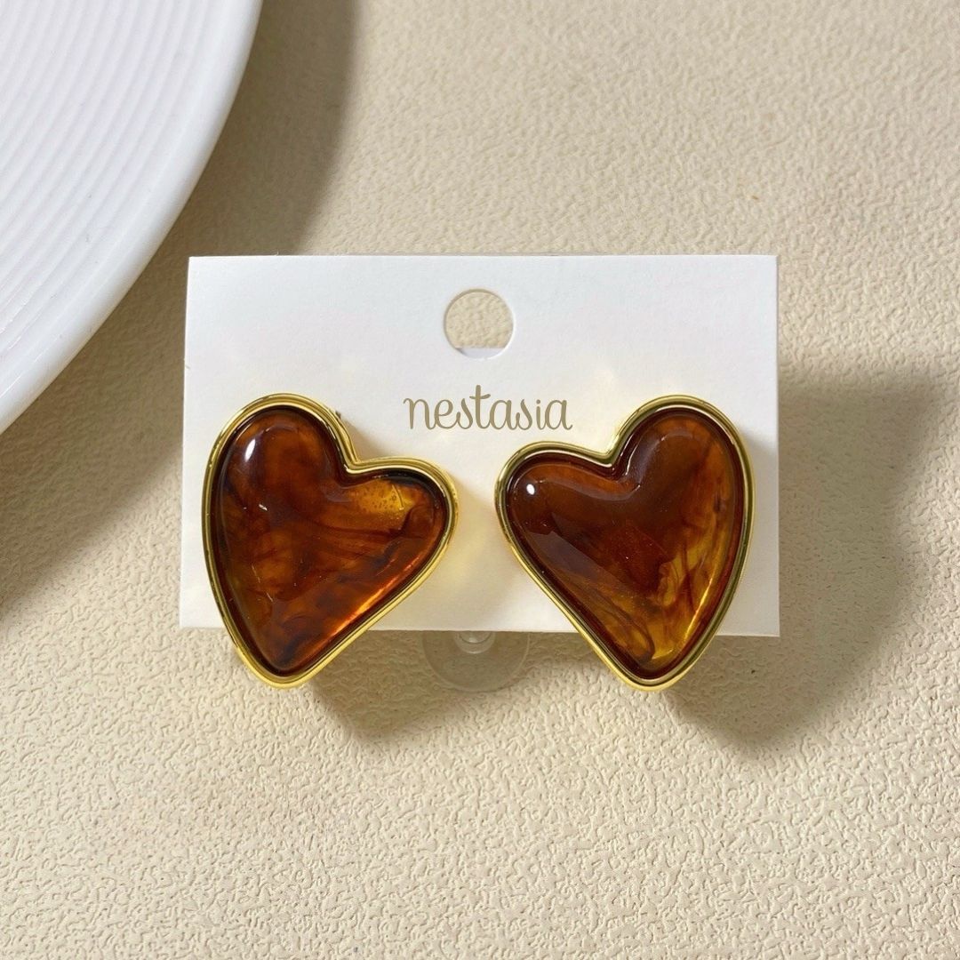 Sweet Hearts Studs Brown Nestasia