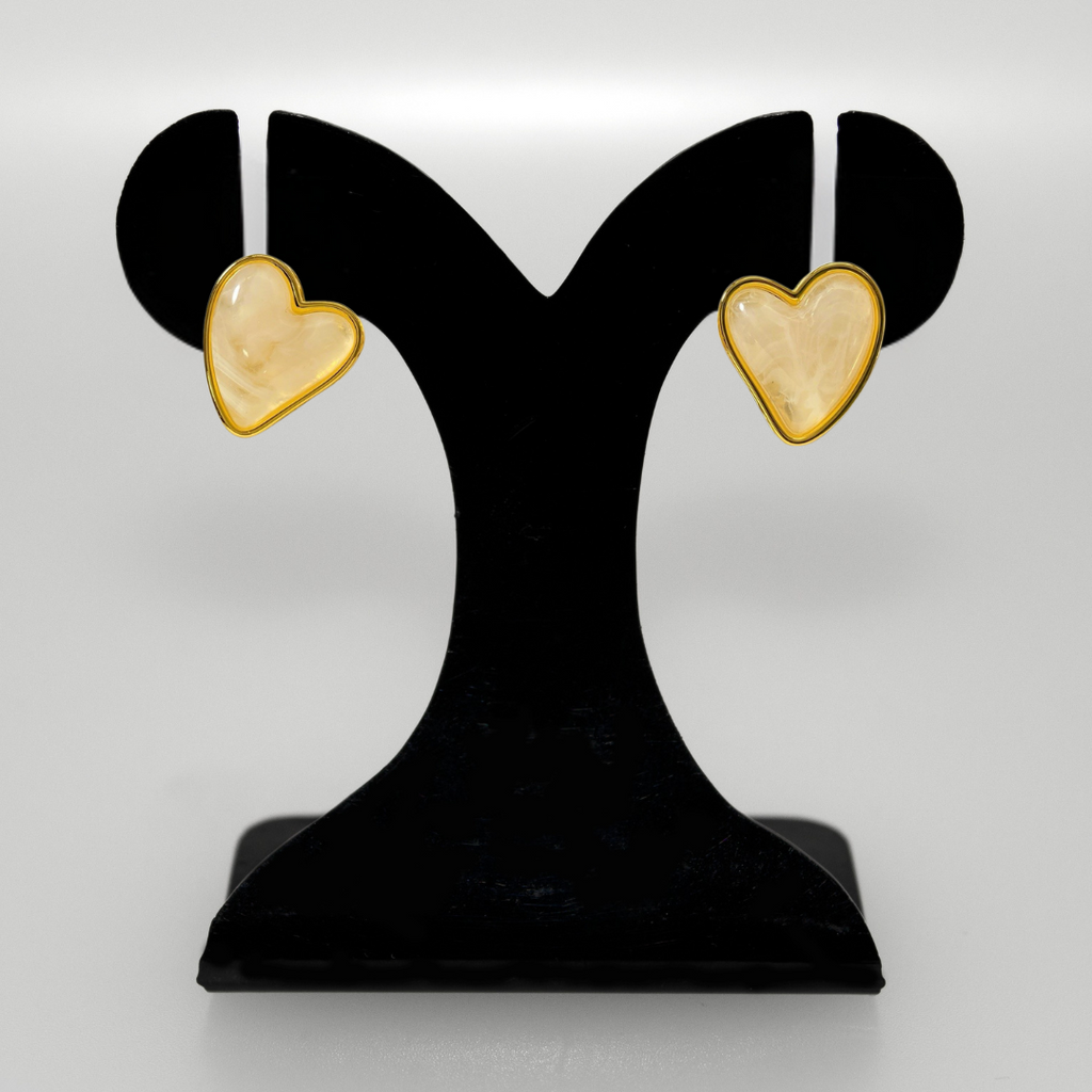 Sweet Hearts Studs White Nestasia