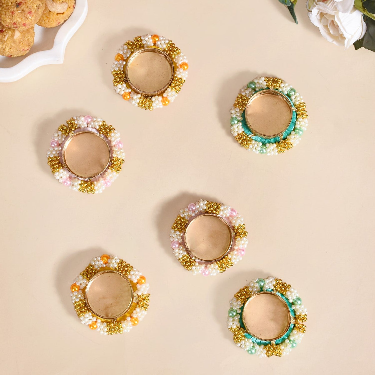 Set Of 6 Beaded Festive Tea Light Holders Nestasia