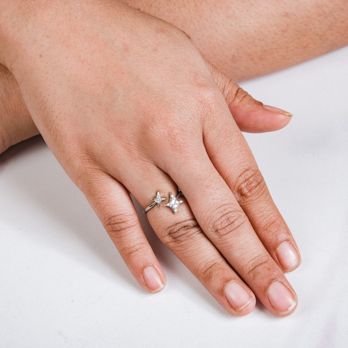 Twinkling Star Bypass Ring Silver Nestasia