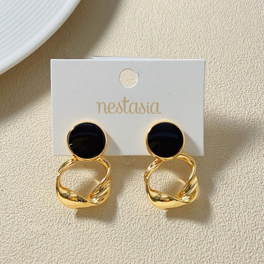 Twisted Grace Earrings Black Nestasia