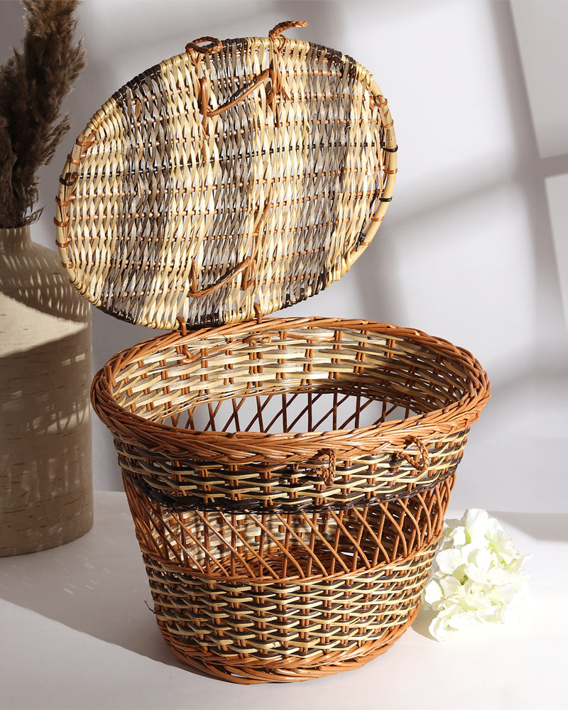 Rustic Wicker Picnic Basket with Lid for Lunch, Snacks & Beach Outings