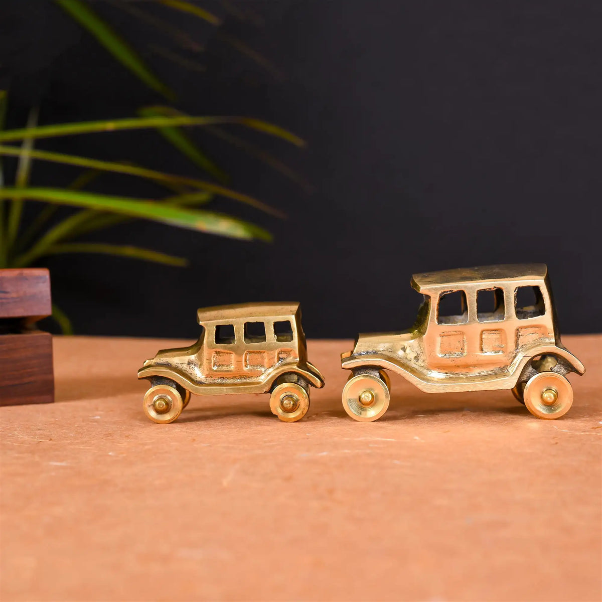Brass Vintage Car Set Vedansh Craft