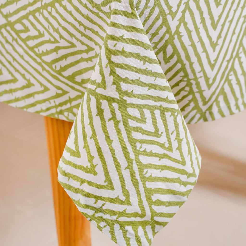 Valley Of Spring 6 Seater Table Cloth Green 217x168cm Nestasia