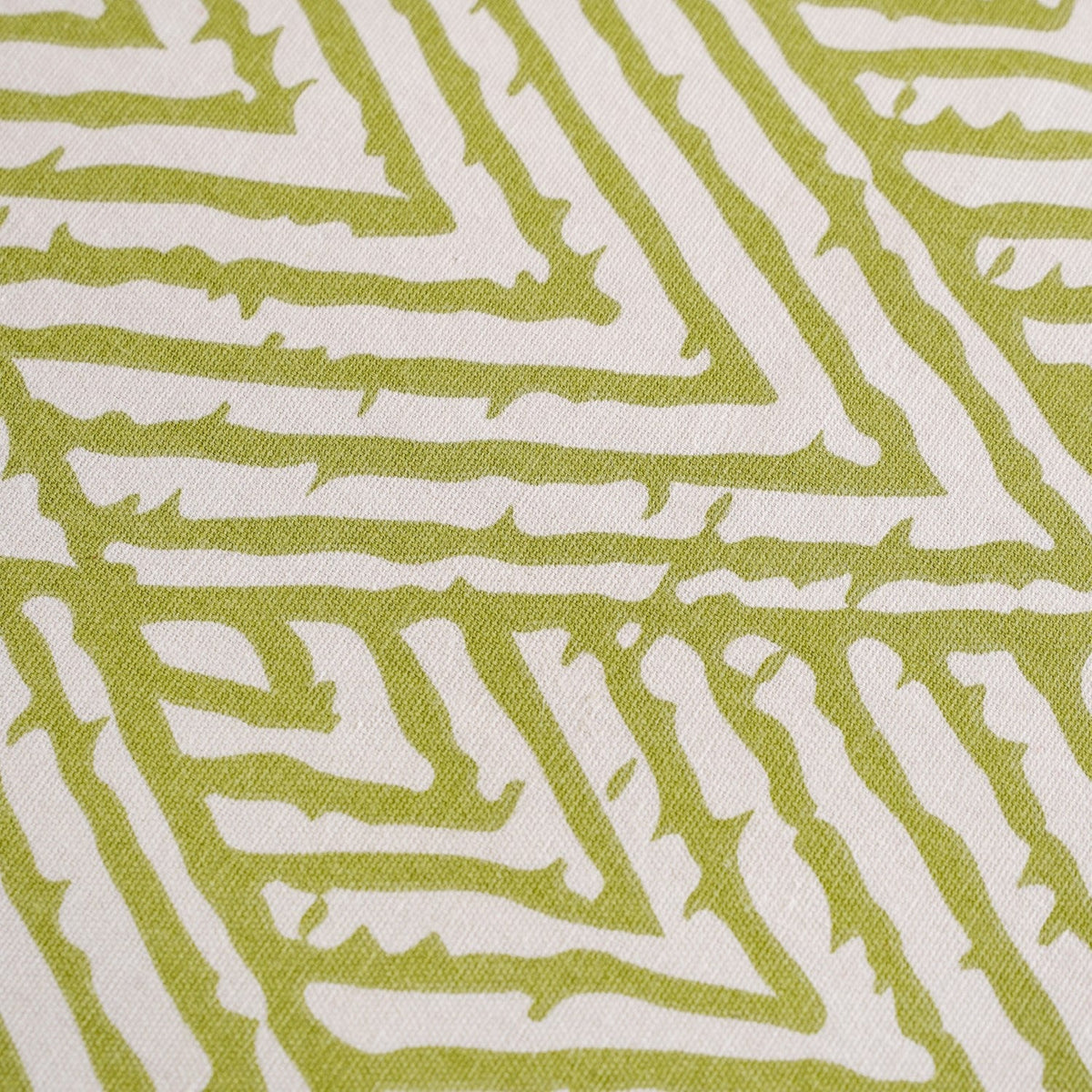 Valley Of Spring 6 Seater Table Cloth Green 217x168cm Nestasia