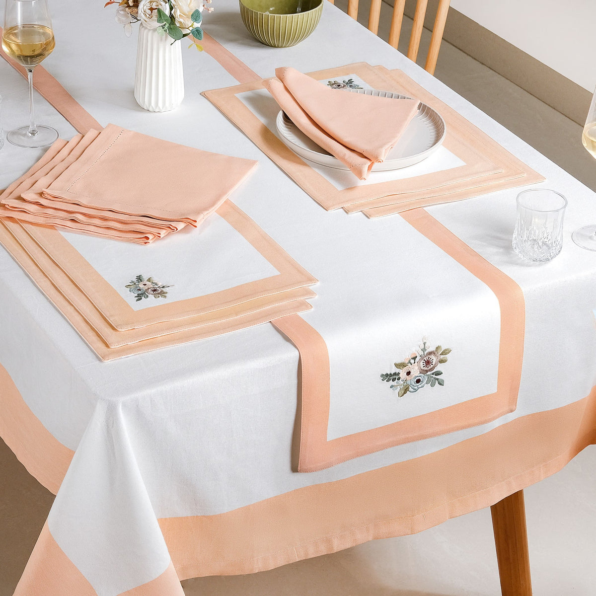 Ventosa Complete Table Linen Set With Mats Napkins Runner And Table Cloth In Peach Nestasia