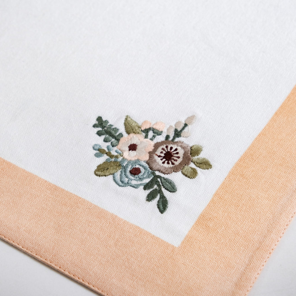 Ventosa Complete Table Linen Set With Mats Napkins Runner And Table Cloth In Peach Nestasia