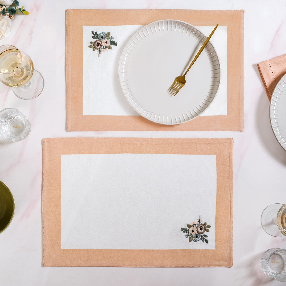 Ventosa Complete Table Linen Set With Mats Napkins Runner And Table Cloth In Peach Nestasia