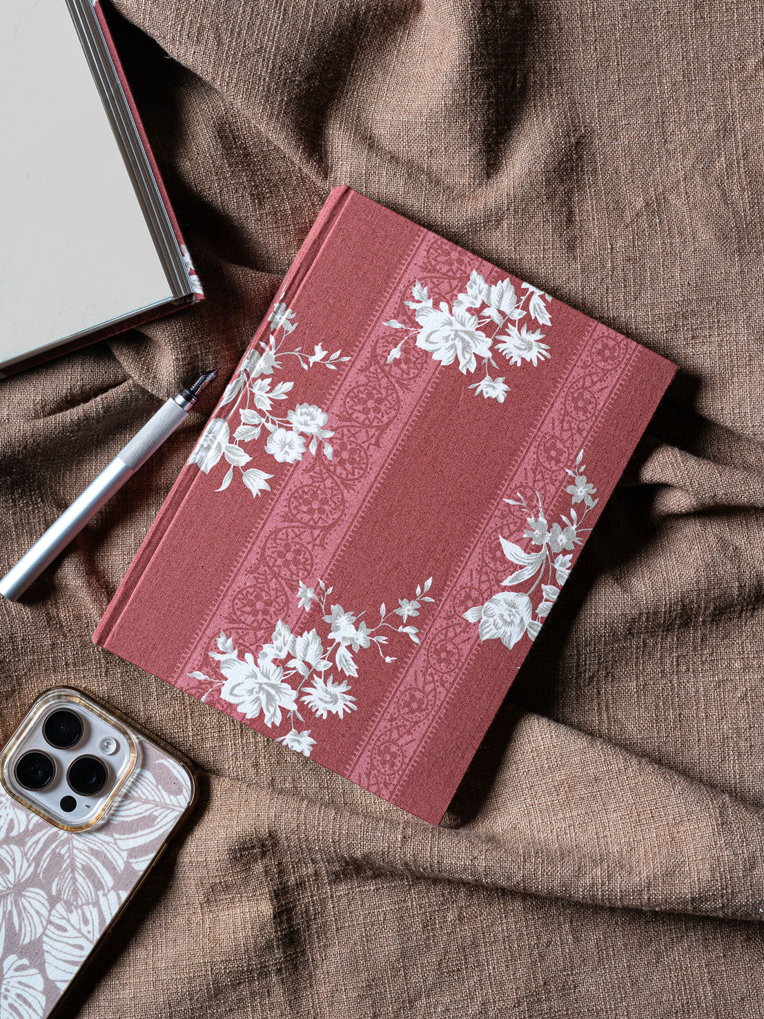 Victorian Petals Diary Contrast Living