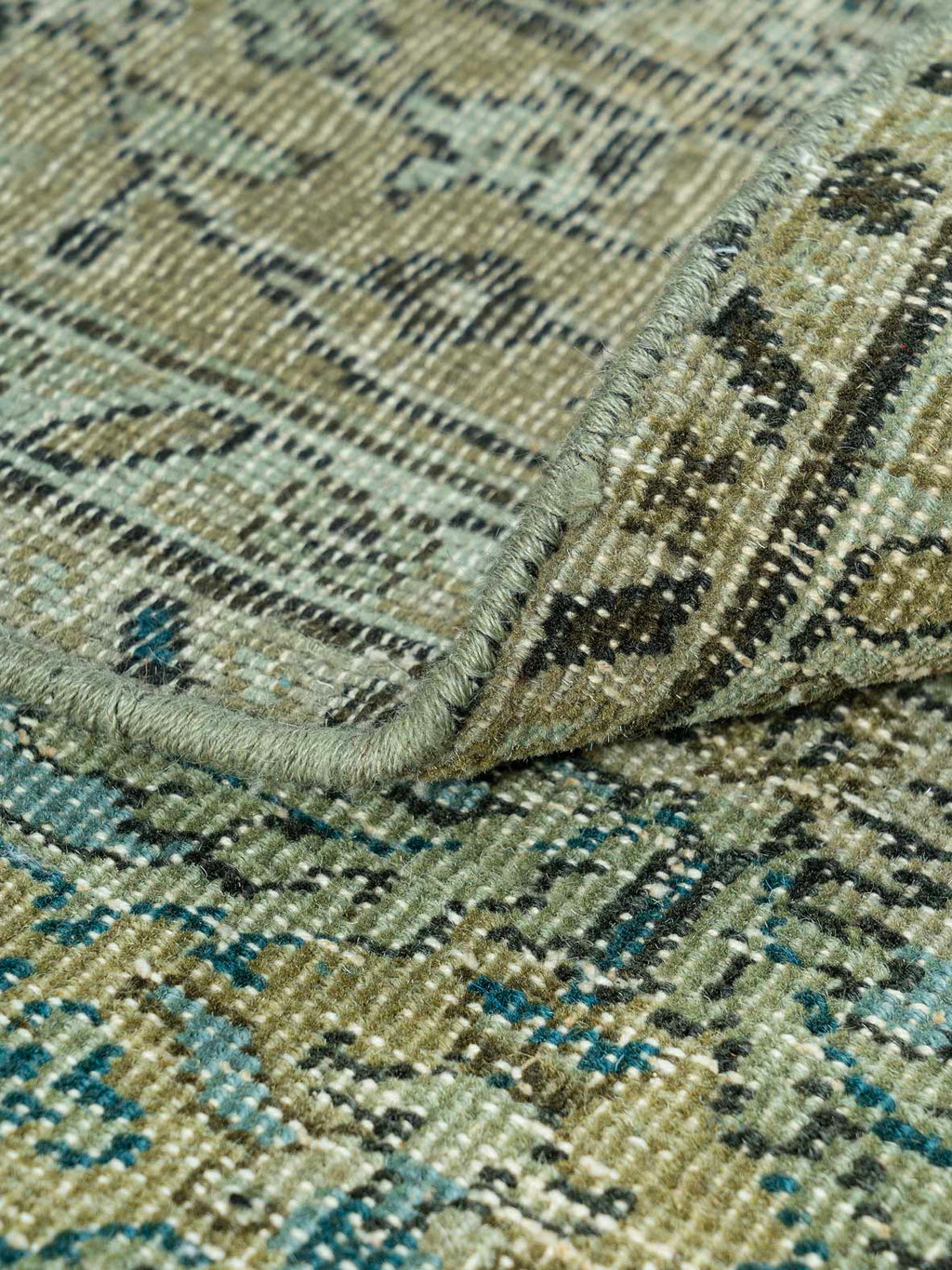 Vezar Hand Knotted Carpet Contrast Living