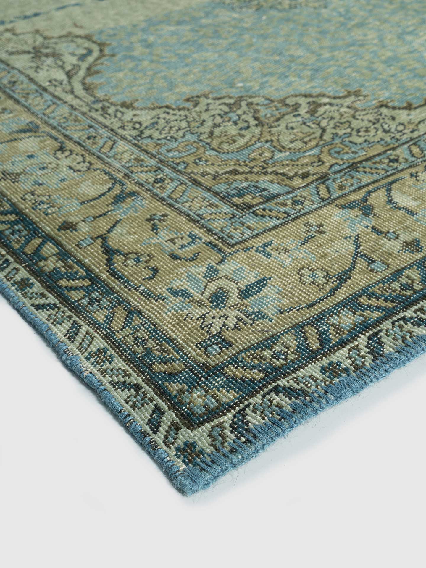 Vezar Hand Knotted Carpet Contrast Living