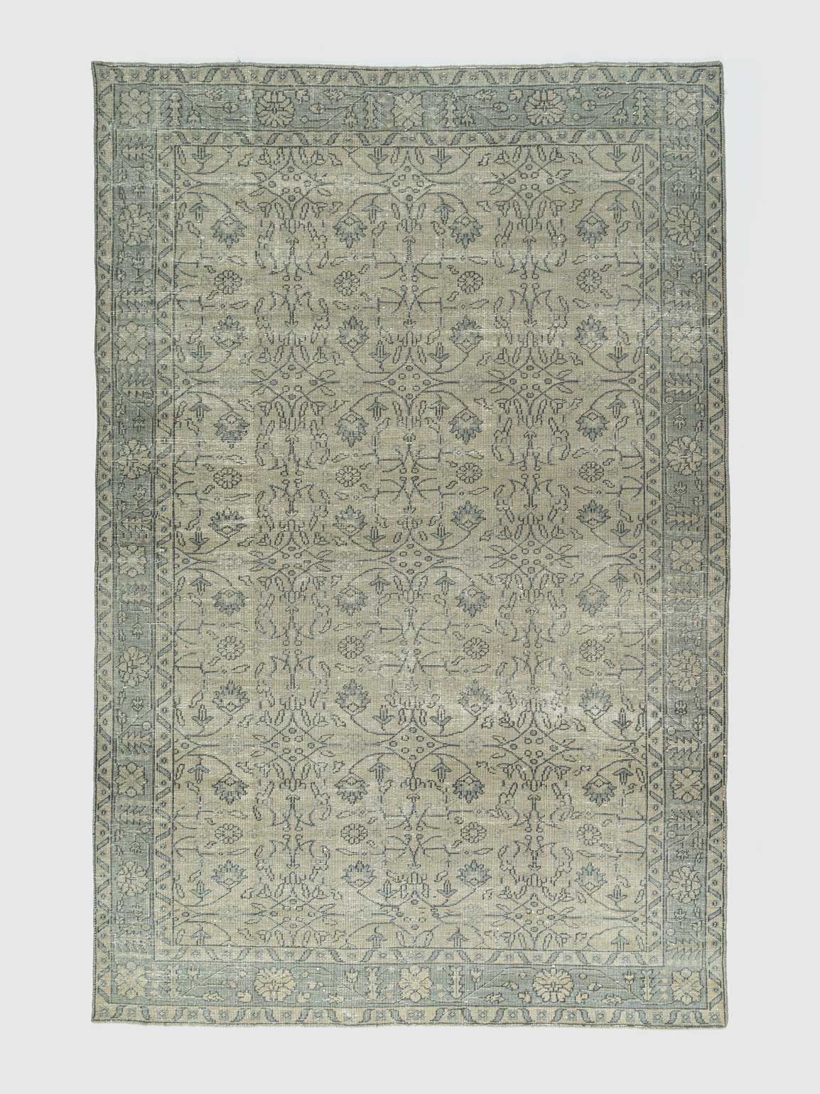 Kular Hand Knotted Carpet Contrast Living