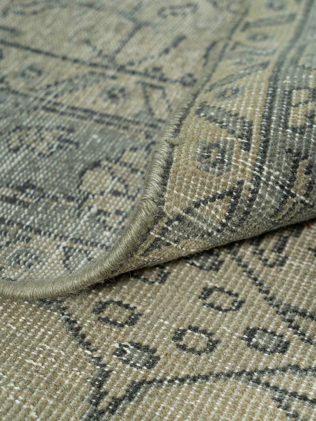 Kular Hand Knotted Carpet Contrast Living