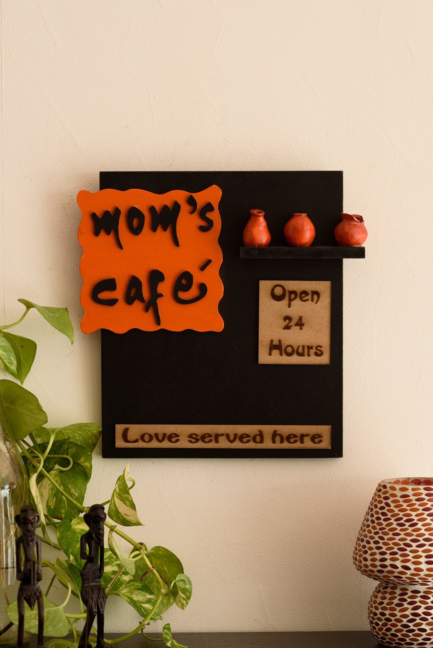 Wooden Mom's Cafe Wall Hanging Kafalo