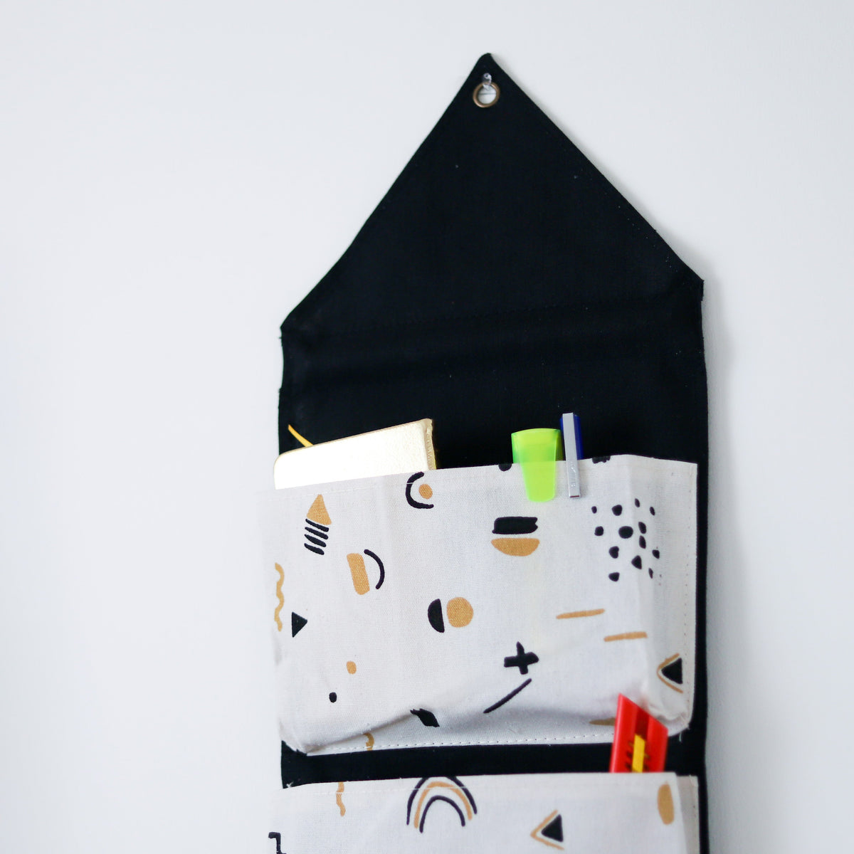 Wall Hanging With Pockets Nestasia