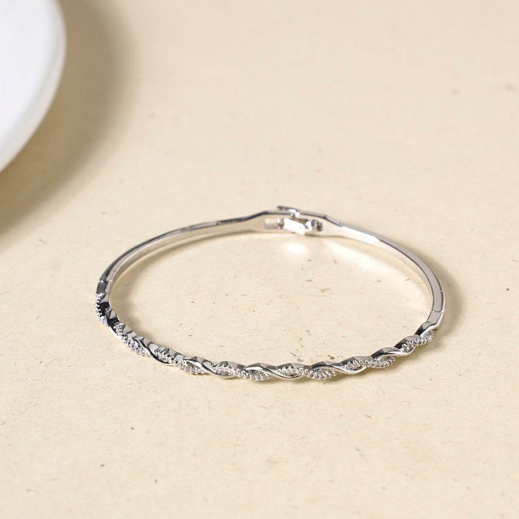 Waves And Swirls Silver Bracelet Nestasia