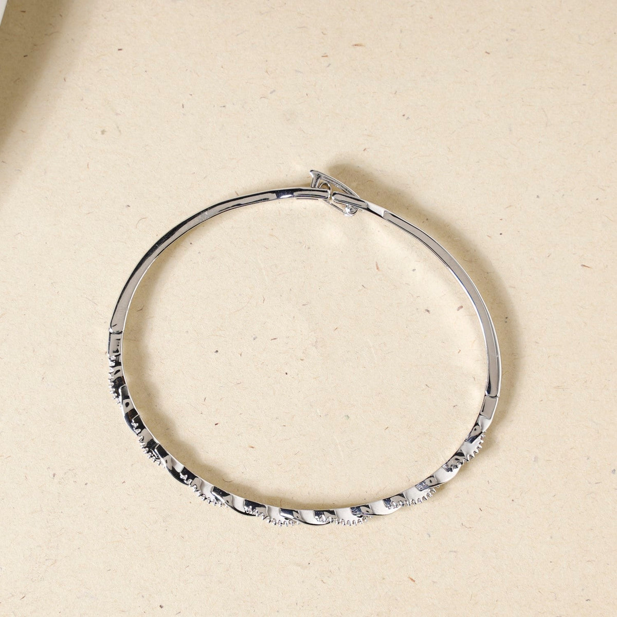 Waves And Swirls Silver Bracelet Nestasia