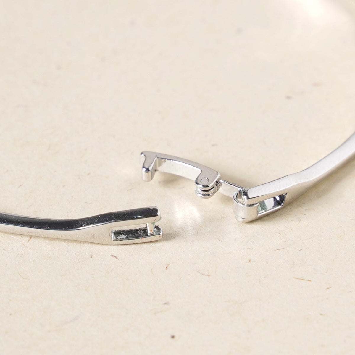 Waves And Swirls Silver Bracelet Nestasia