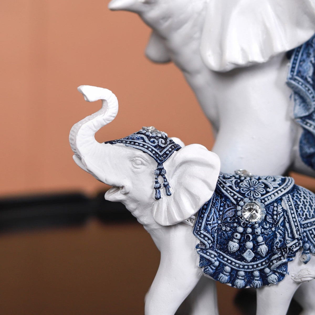 Mother Baby White Elephant Decor Showpiece Nestasia