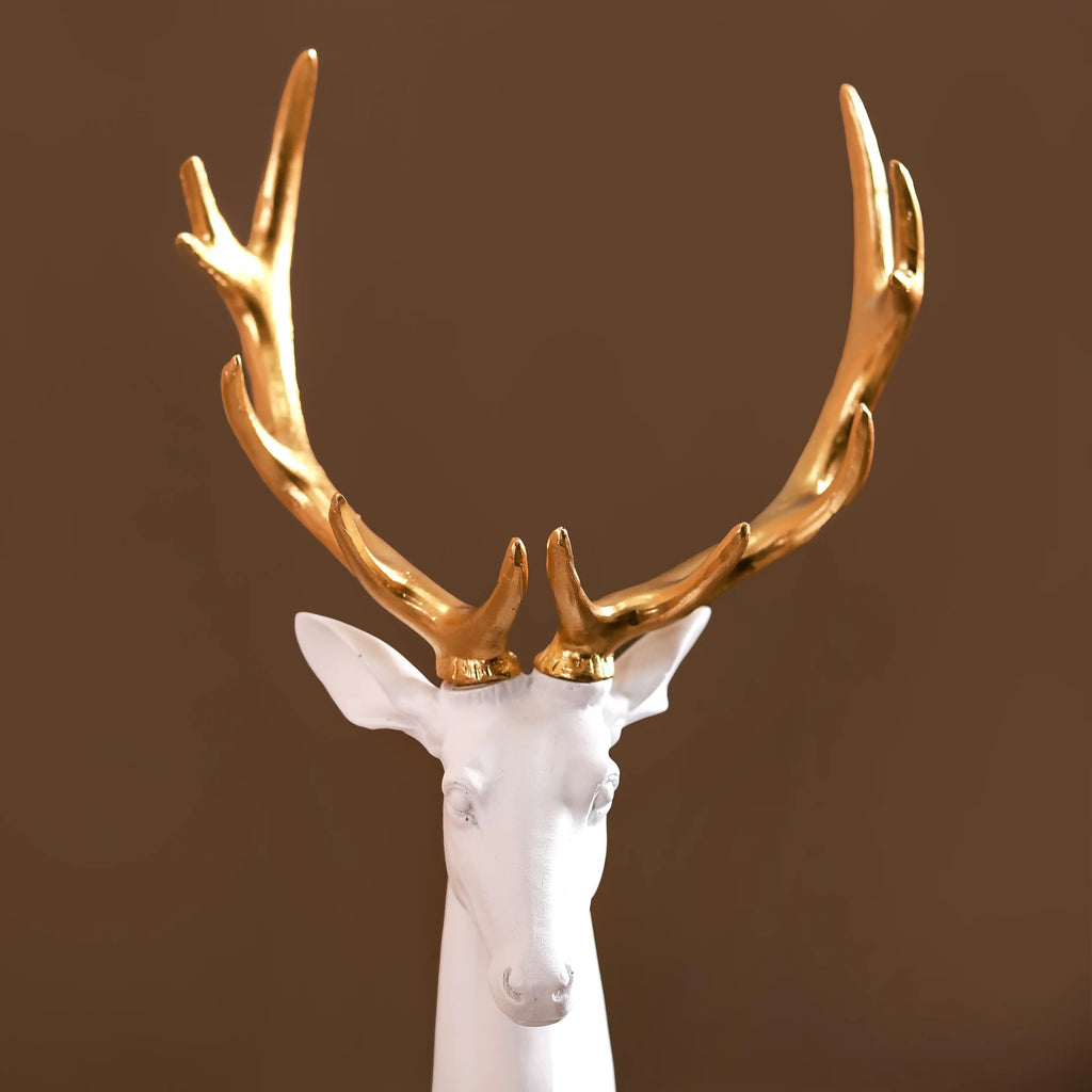 Snow Reindeer Showpiece White Large Nestasia