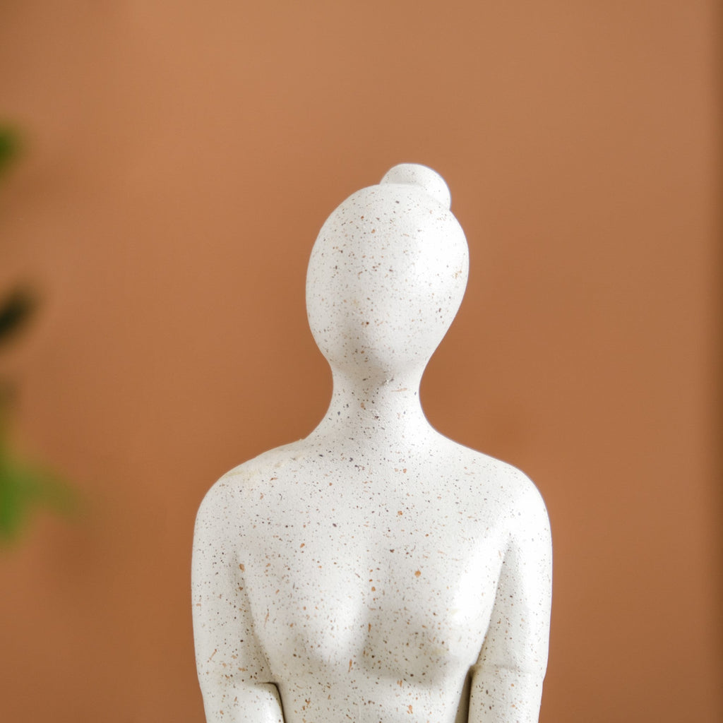 Sitting Woman Showpiece Nestasia