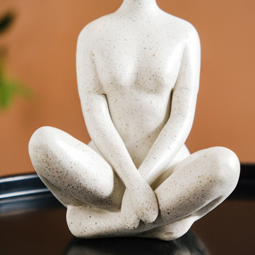 Sitting Woman Showpiece Nestasia