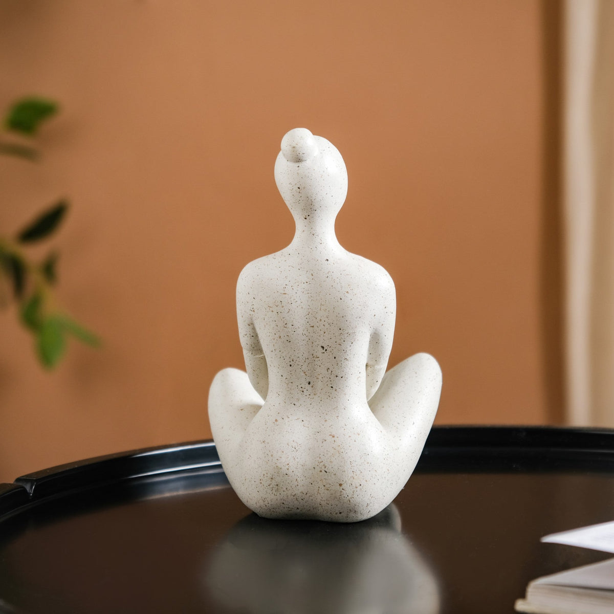 Sitting Woman Showpiece Nestasia