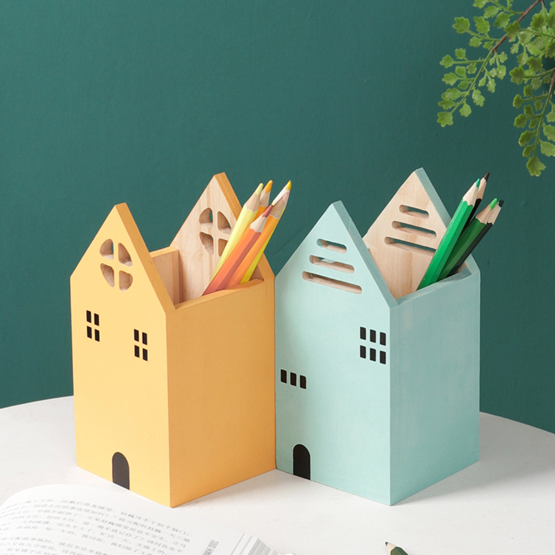 Wooden Pen Stand Nestasia