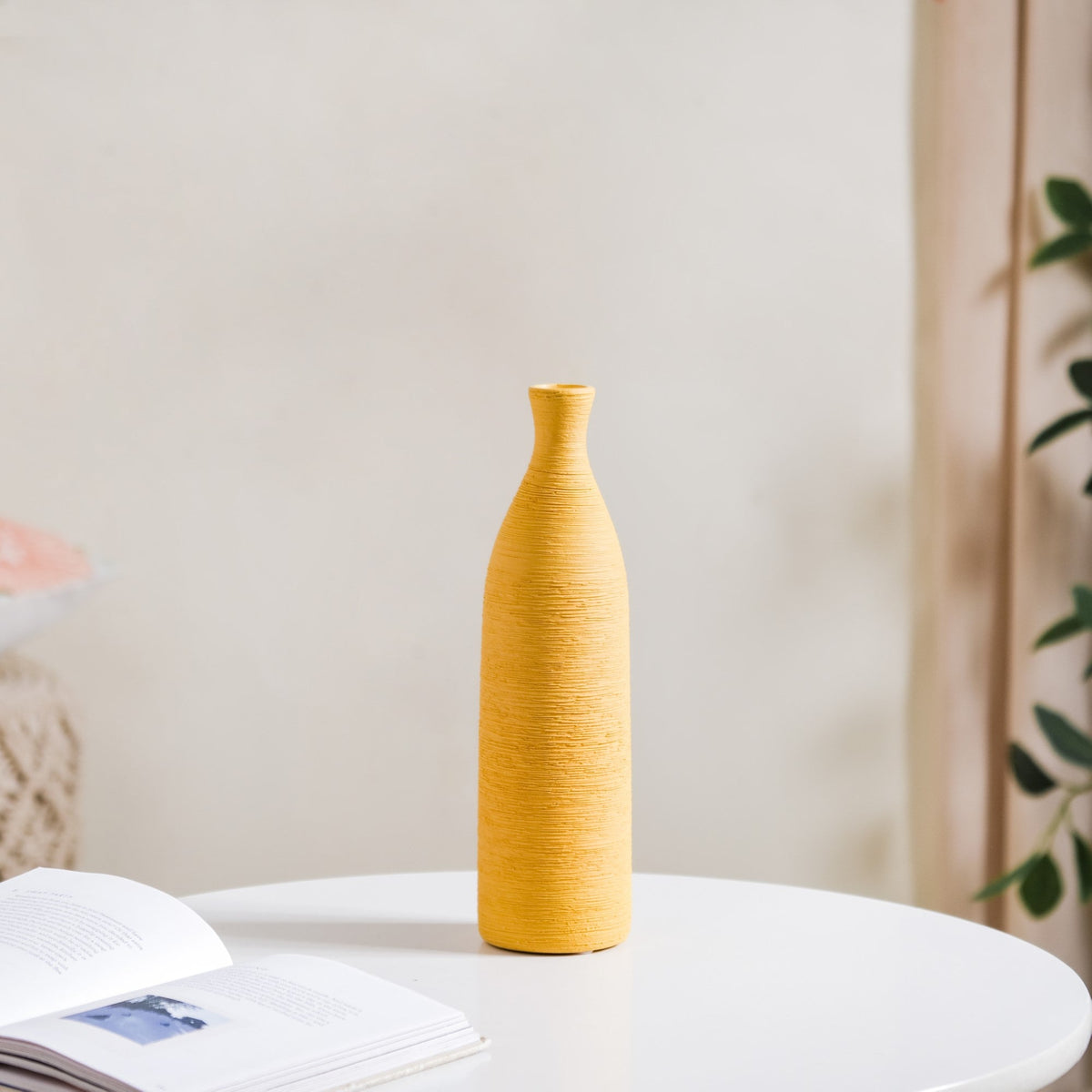 Yellow Textured Ceramic Vase Nestasia