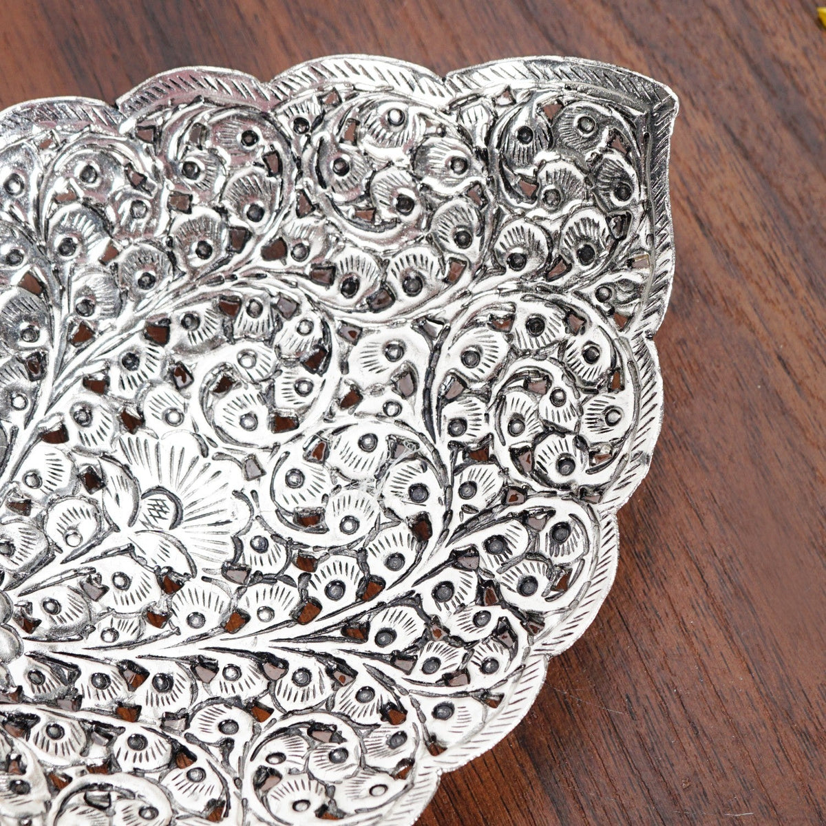 Aaradhya Silver Leaf Platter Nestasia