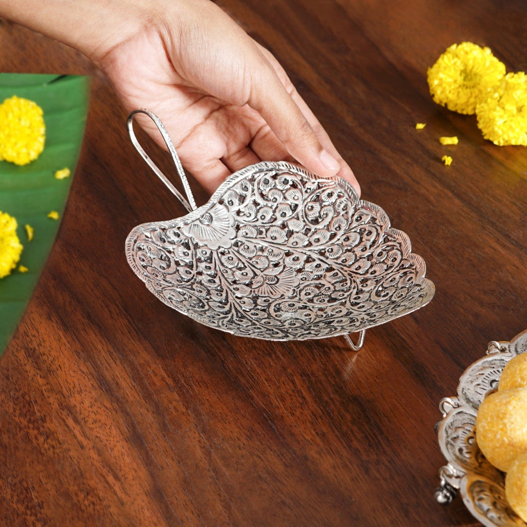 Aaradhya Silver Leaf Platter Nestasia